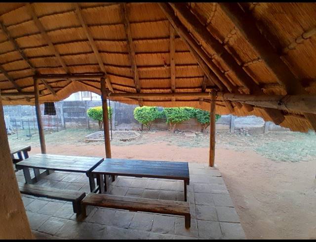 3 BEDROOM HOUSE FOR SALE IN OOS EINDE